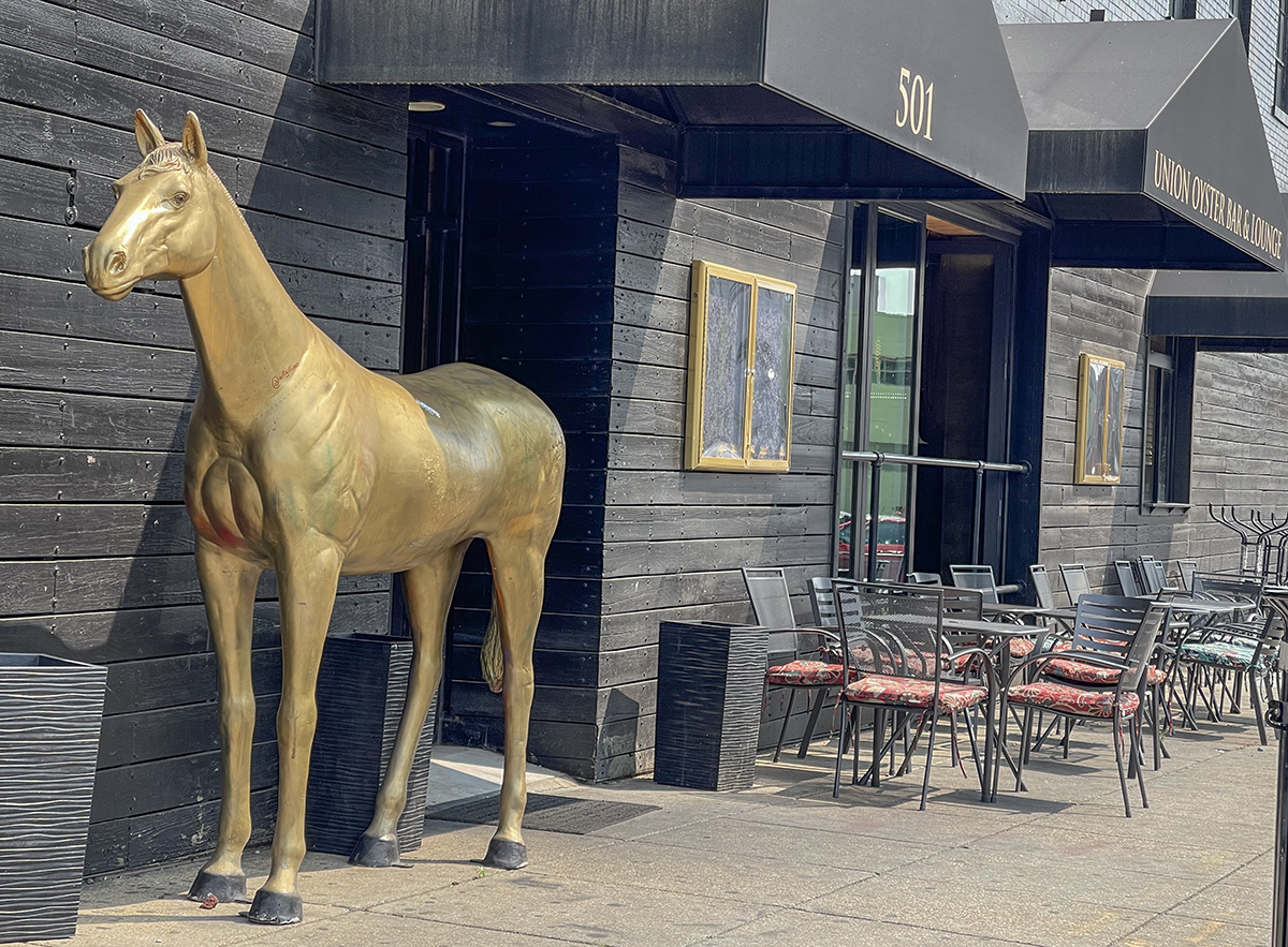 Oyster bar guardian