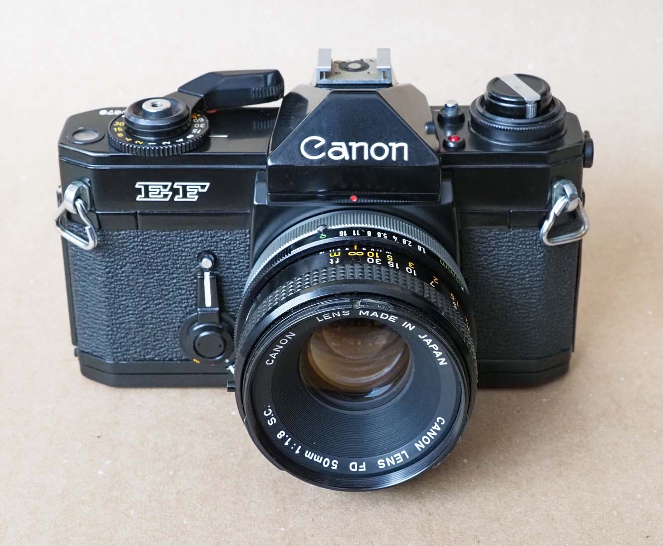 The Canon EF (1973), superbe camera, automatic with Speed Priority. 
