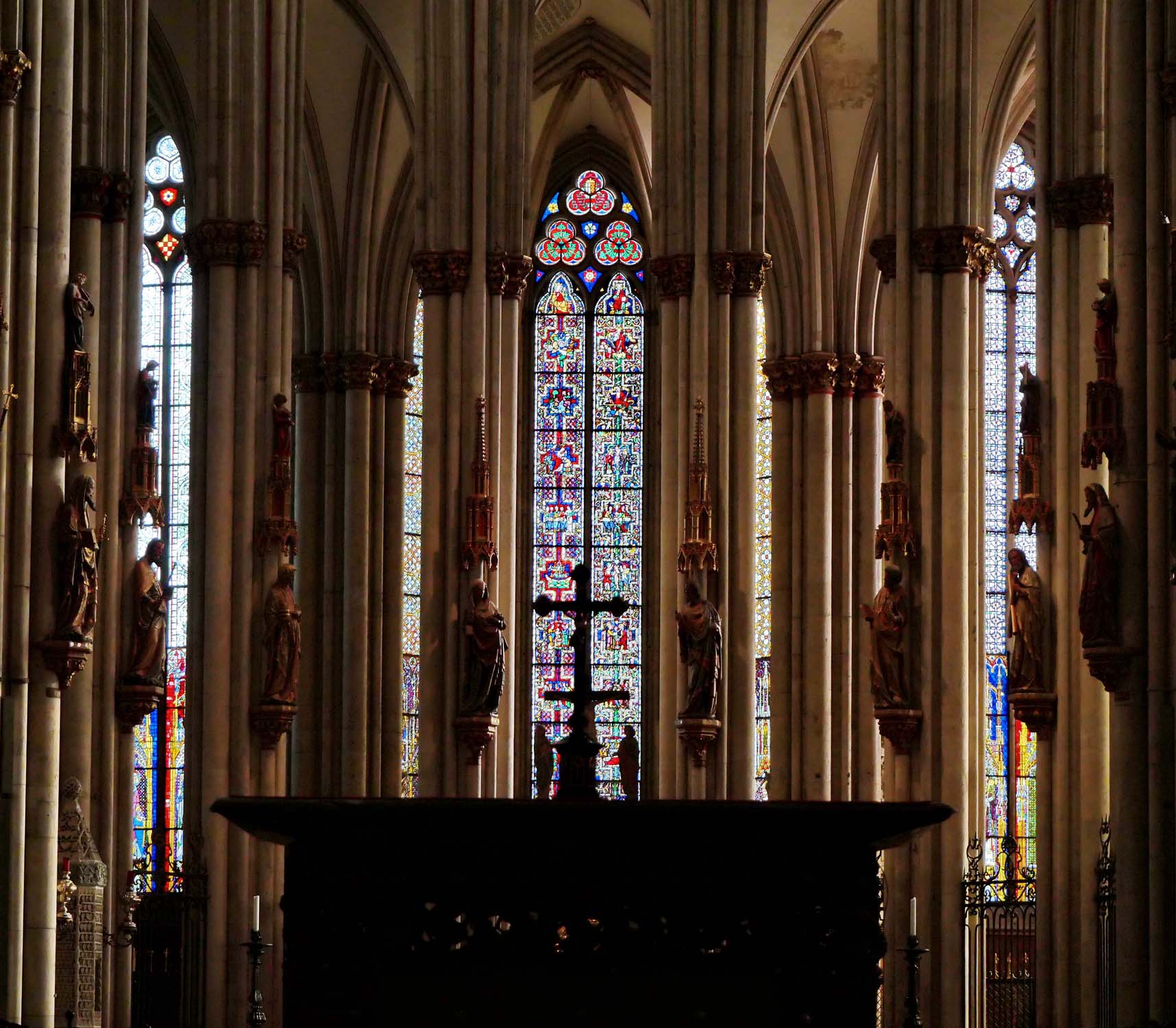 The cathedral: interior. 