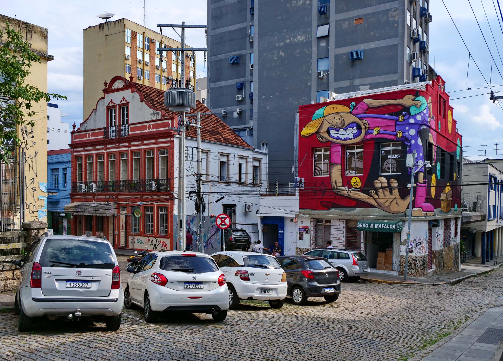 Saldanha Marinho street; the Kibelndia restaurant (a favorite) is located at the red house at left.