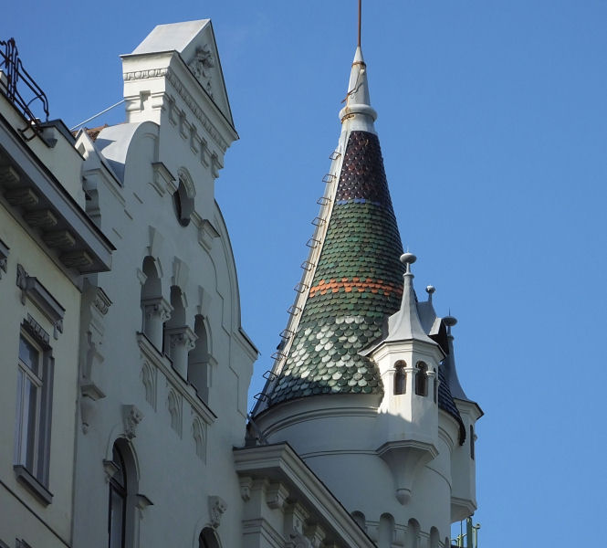  Building turret in Bogner Gasse 