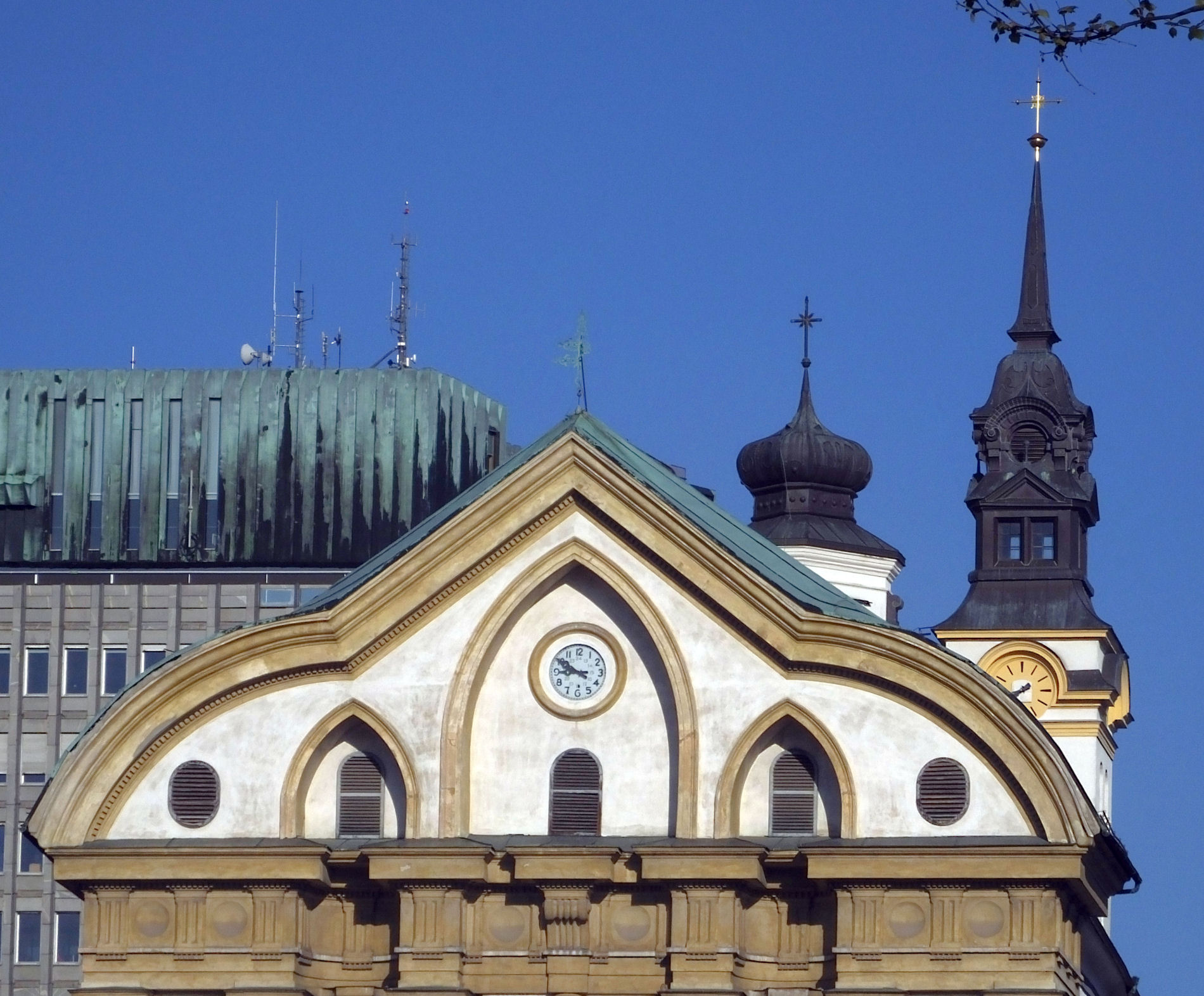 Ursuline Church of Holy Trinity with towers_Congress Square