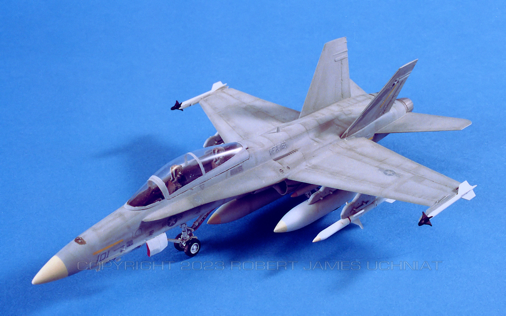 Hasegawa/Italeri 1/72 McDonnell Douglas F/A-18d  Hornet