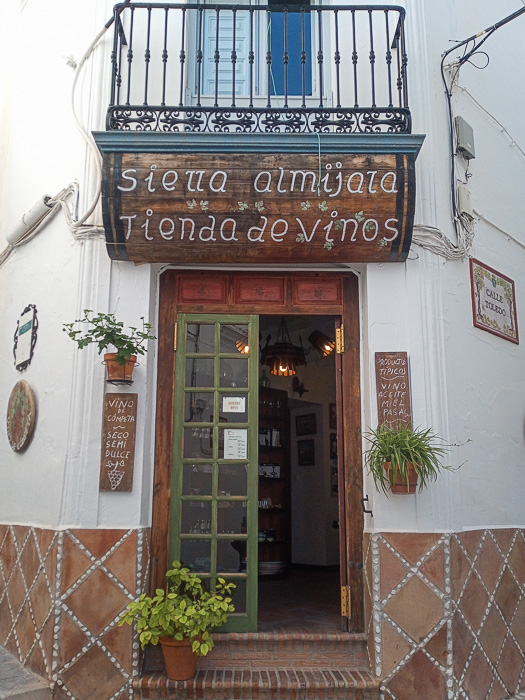 A wine shop in Competa