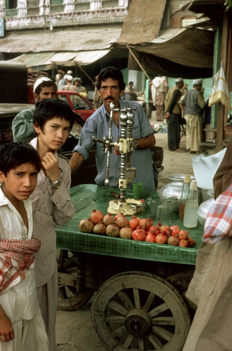 Pomegranate juice vendor, Peshawar, Pakistan