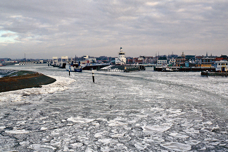 MV Friesland entering Harlingen Harbour - MS Friesland loop haven Harlingen binnen