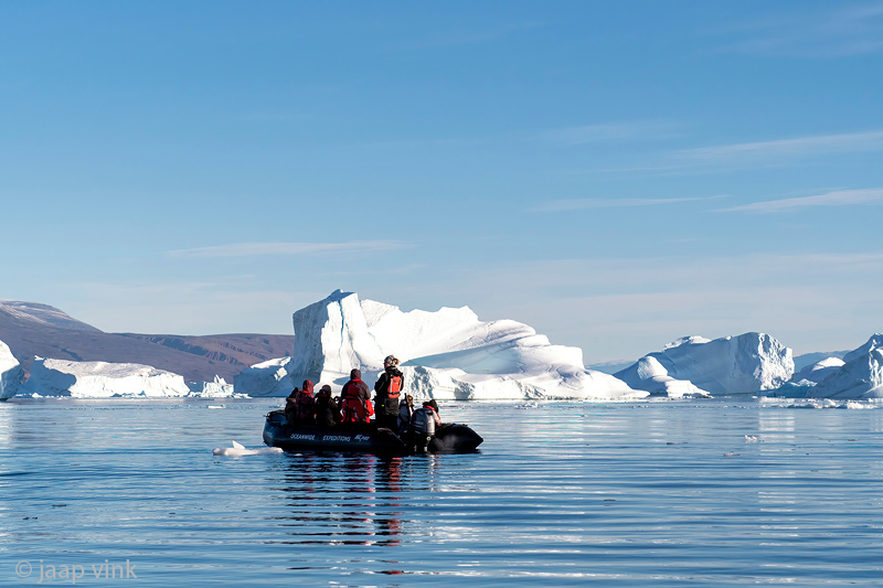 Zodiac cruise between icebergs - Zodiac cruise tussen ijsbergen