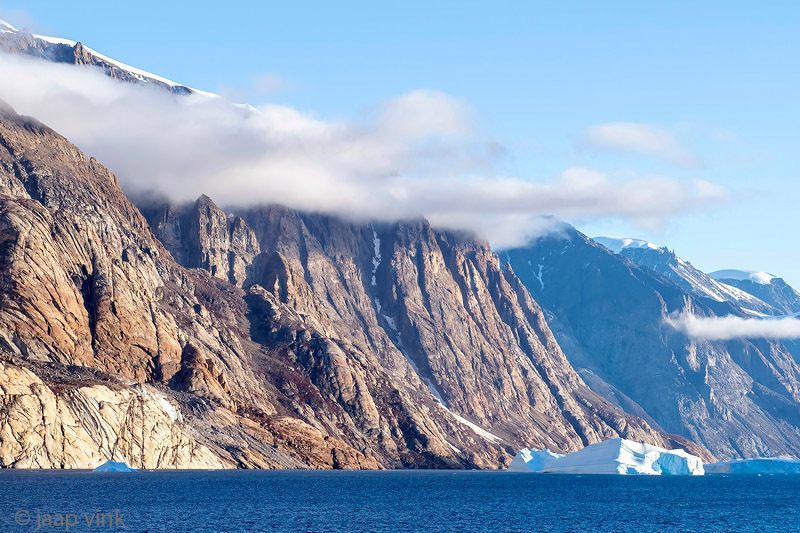 Iceberg in fjord - IJsberg in fjord