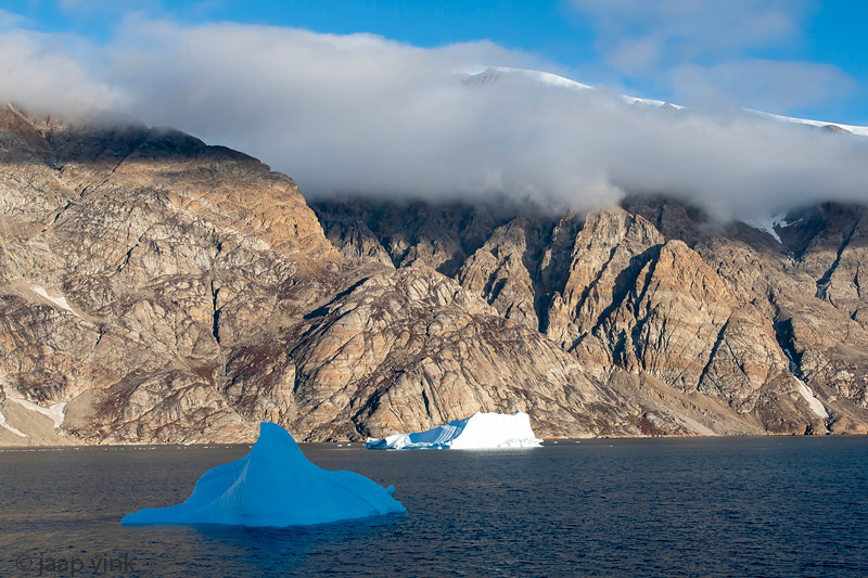 Icebergs in fjord - IJsbergen in fjord