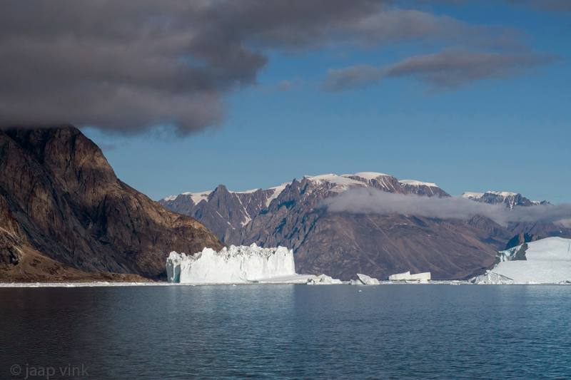 Icebergs in fjord - IJsbergen in fjord
