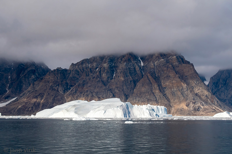 Icebergs in fjord - IJsbergen in fjord