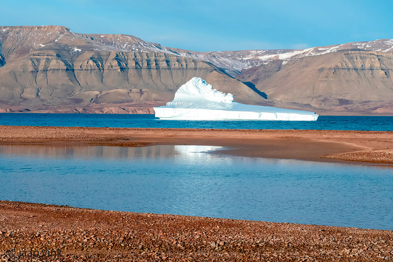 Iceberg in Hurry Inlet - IJsberg in Hurry Inlet