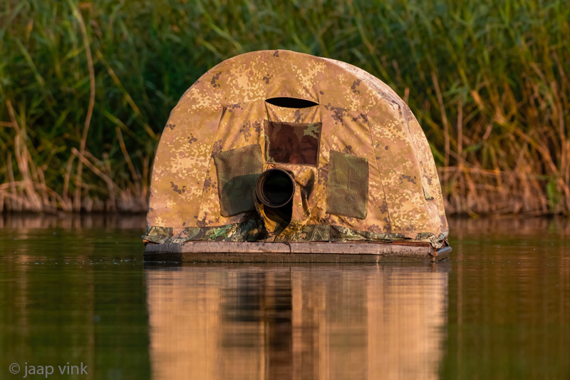 Floating hide - Drijvende schuilhut