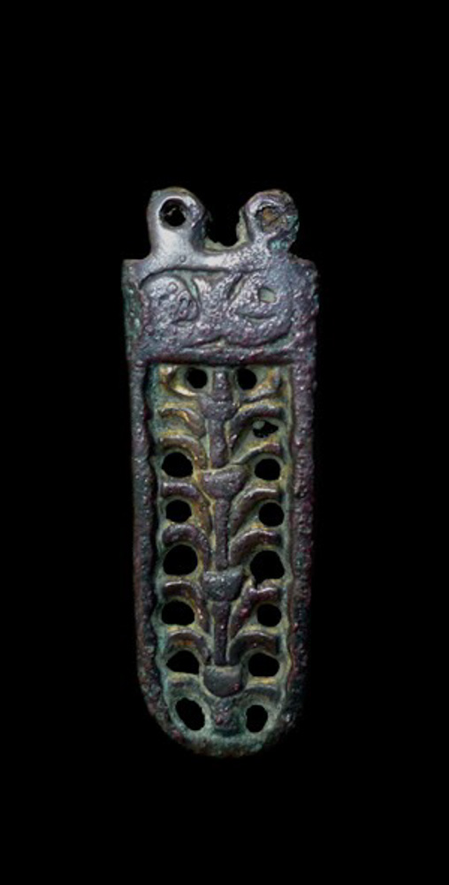 Anglo-Scandinavian strap end, Type E1b