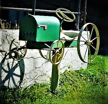 Amish country mail delivery box