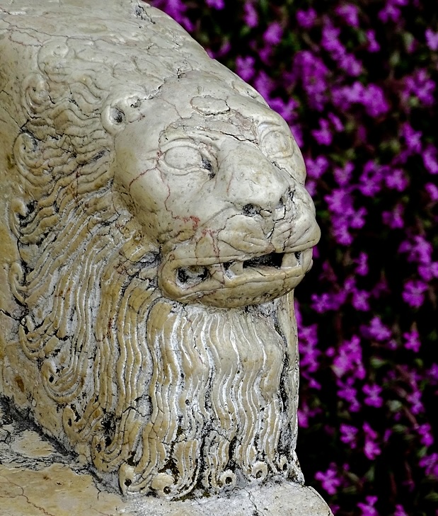Antique Chinese Marble Chair detail