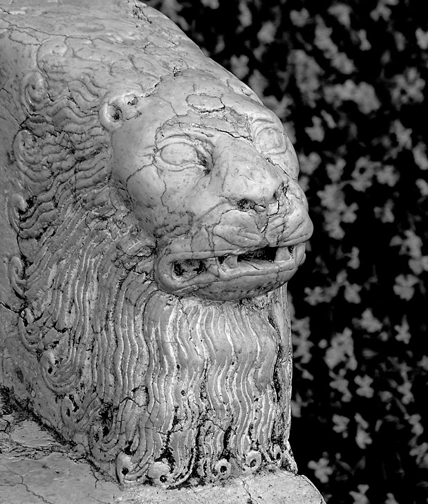Antique Chinese Marble Chair detail