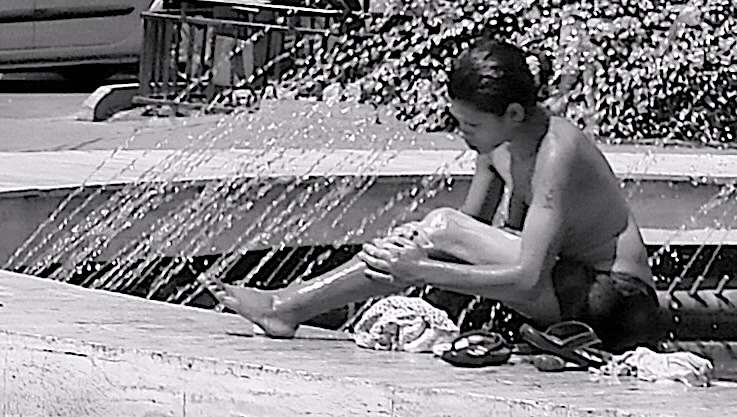 Extreme heat 40 deg C - bathing!!!