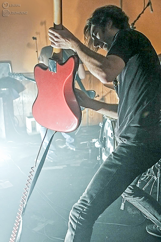 a place to bury strangers