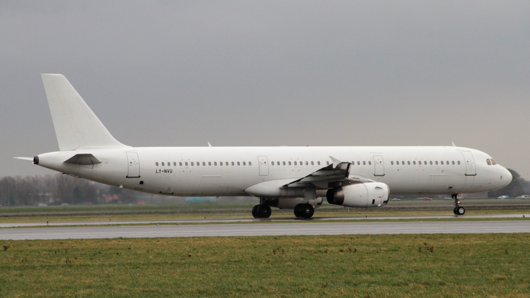 LY-NVU Avion Express Airbus A321-200 - MSN 1421
