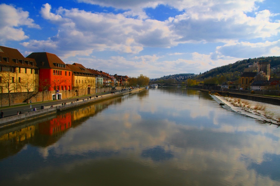 Wrzburg. River Main