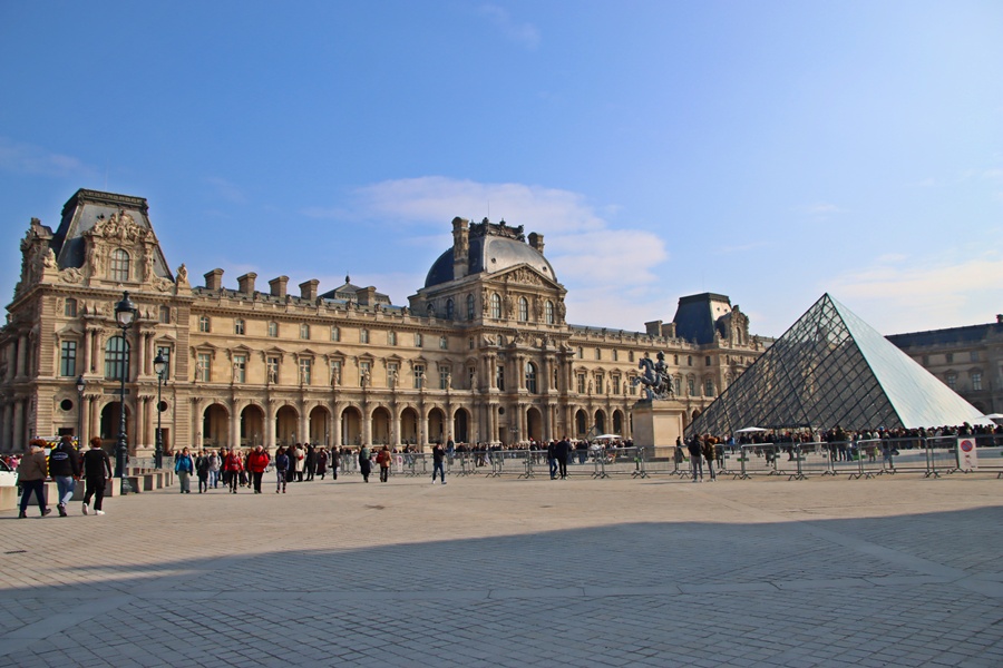 Paris. Muse du Louvre