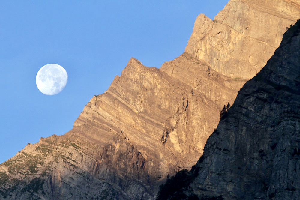 Moonset at the Glrnisch