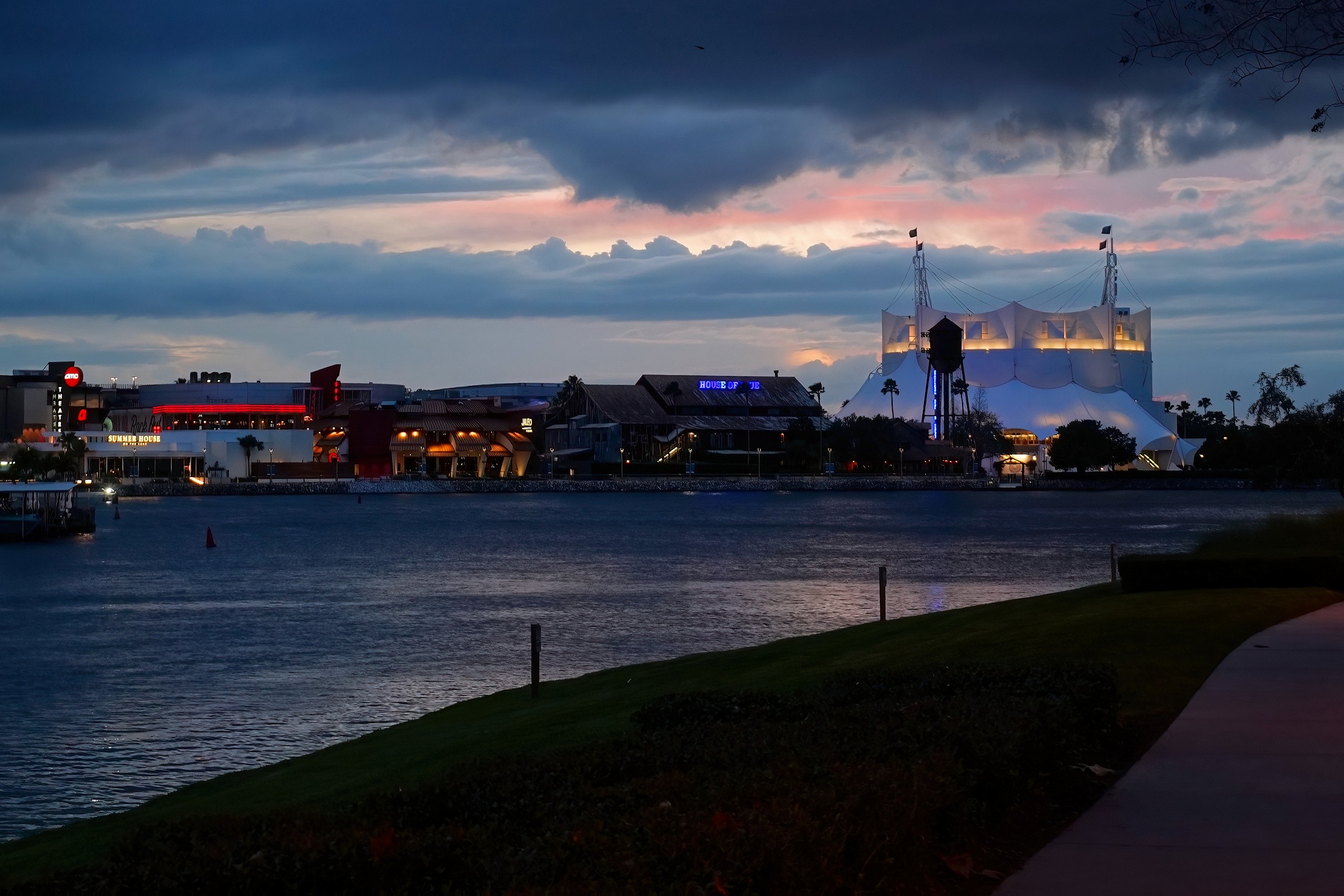 Saratoga Springs view to Disney Springs