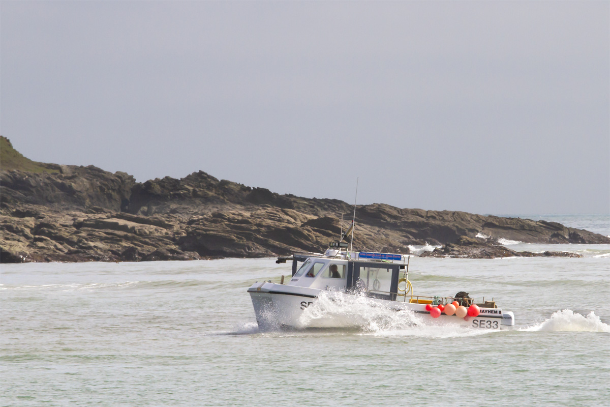 Week 12 - Mayhem SE 33 entering Salcombe Harbour.jpg
