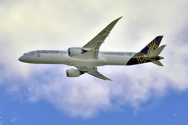 VISTARA, Boeing, B-787-9, VT-TSE Final Approach After Rain Storm