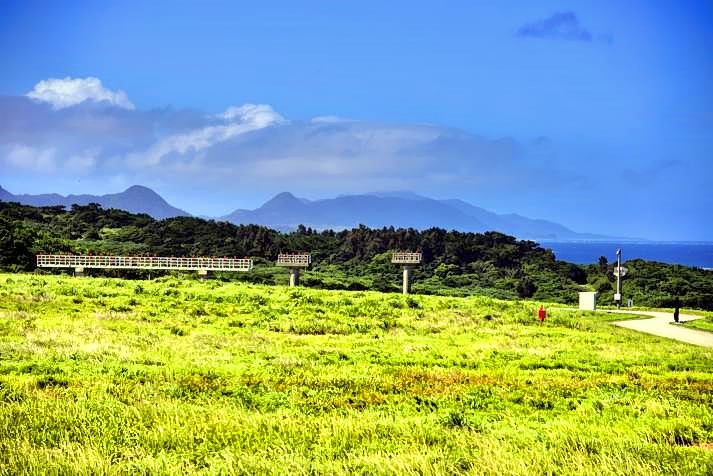 End-Start Runway 22/04, ILS Approach Lights