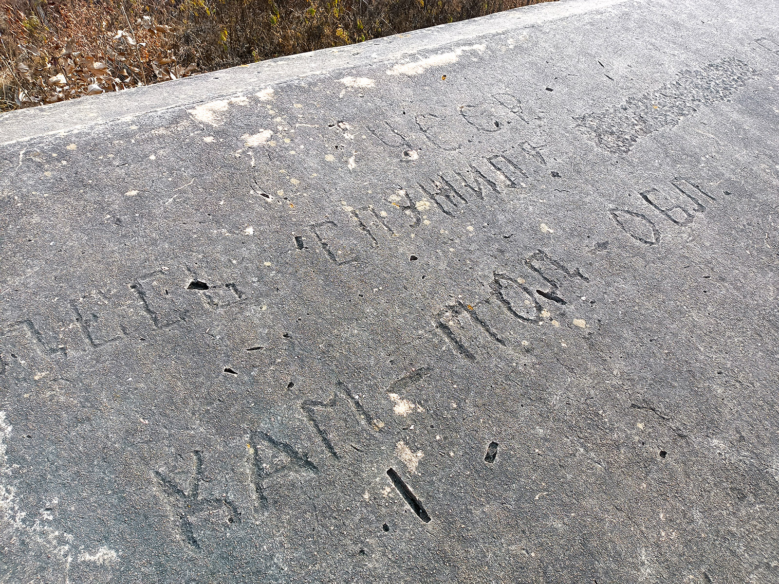 Vladivostok fortress, Fort N 11, soldiers graffiti on concrete, 195x