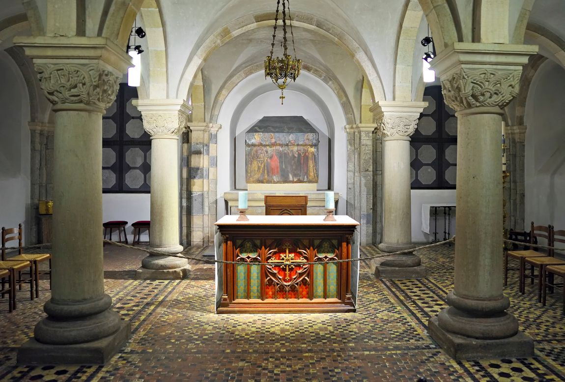 Celebration crypt with altar