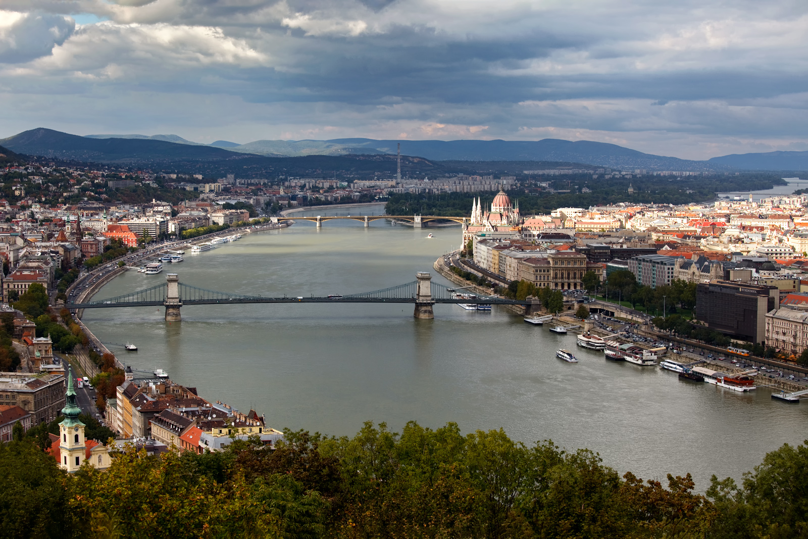 front: Chain Bridge (Lnchd), back: Margaret Bridge (Margit hd)