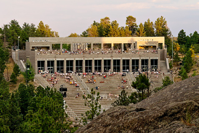 Lincoln Borglum Visitor Center and Amphitheatre