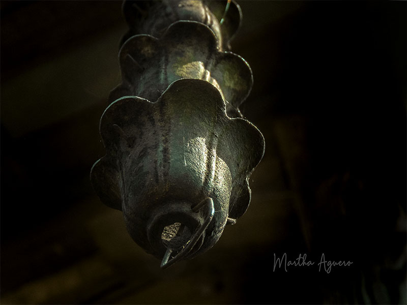 Martha AgueroUpside-down chain of Bells