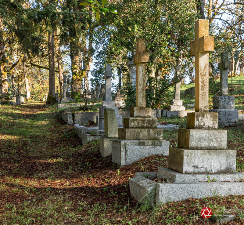 Lois DeEllHeadstone Crosses 