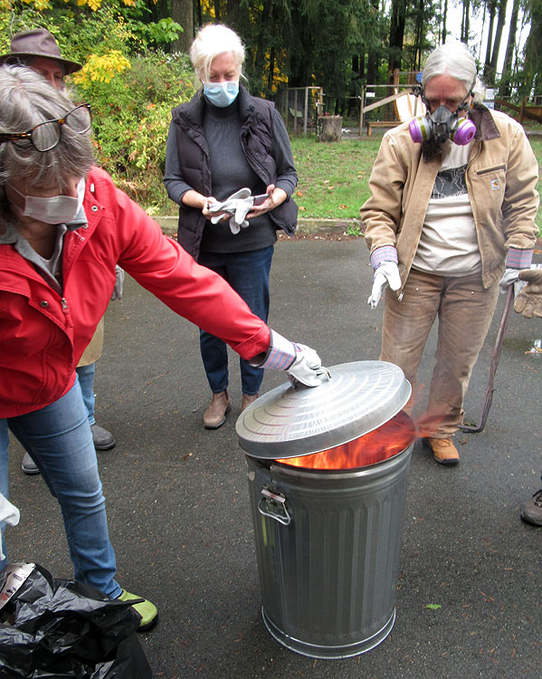 Willie Harvie Oct. 2021 Raku - put a lid on it 