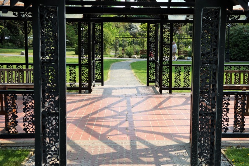 Marilyn JeffriesGovernment HouseMay 2023Stunning Wrought Iron Work