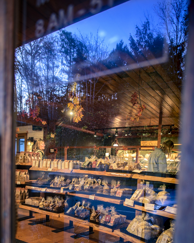 Randy BlakeWindows - Nov 1-16, 2024True Grain Bakery