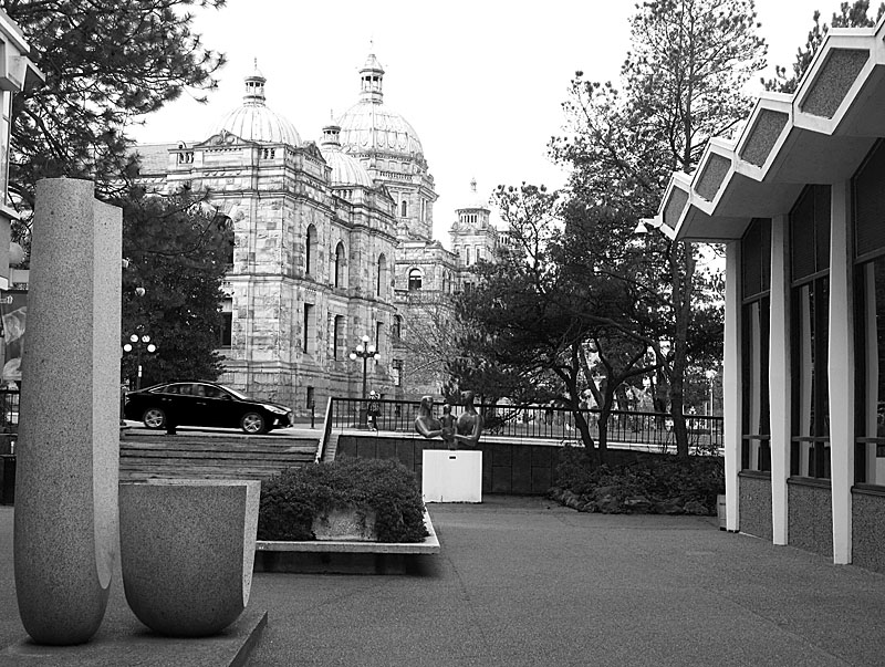 Willie HarveyEvening Favourites - Black and WhiteArt vs. Old architecture