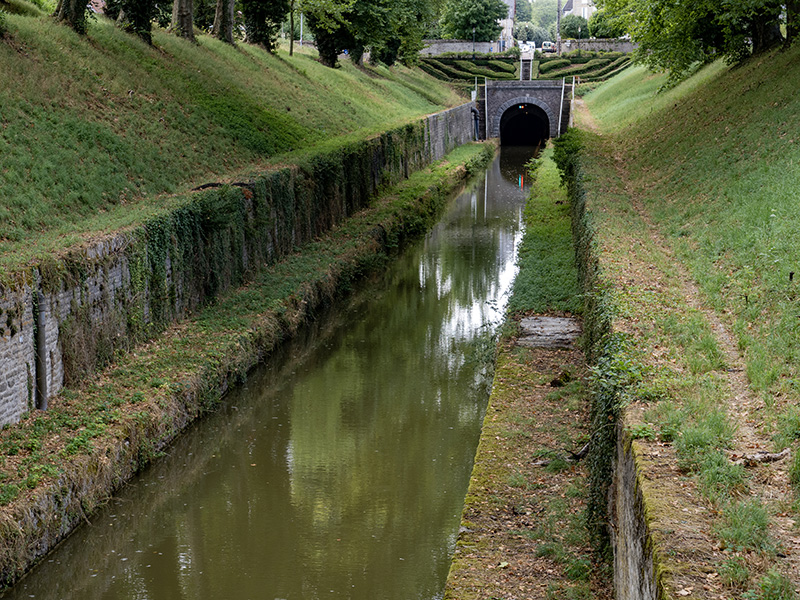 B016817.jpg