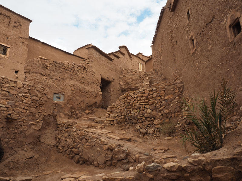 Descending from top of Ksar Ait Ben Haddou
