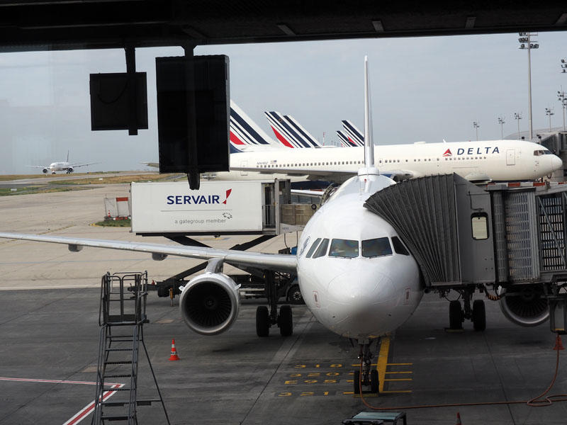 Transfer in Charles DeGaulle Airport in Paris