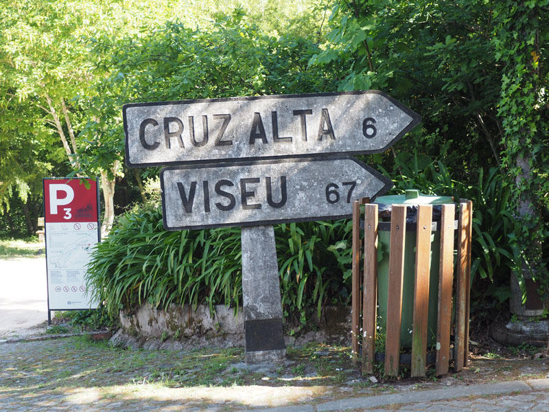 Road sign - Bussaco Palace Hotel
