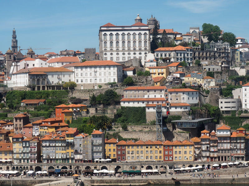 Former residence of the Bishop of Porto on top of the hill