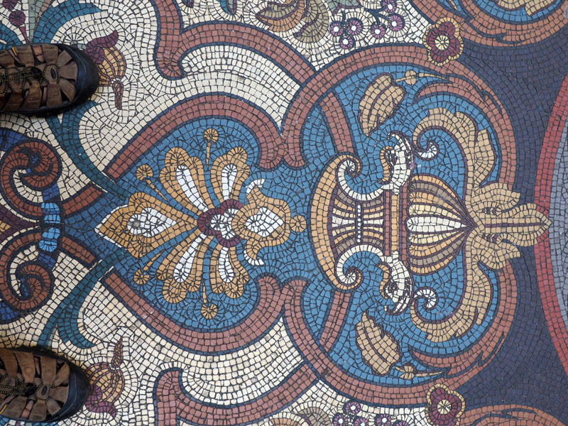 Tloor tile design in the Hall of Nations of the Palacio Da Bolsa