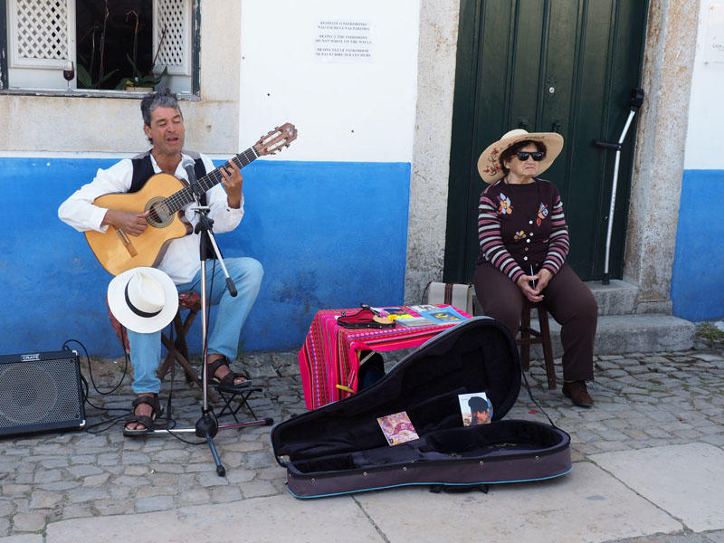 Street entertainment in Obidos