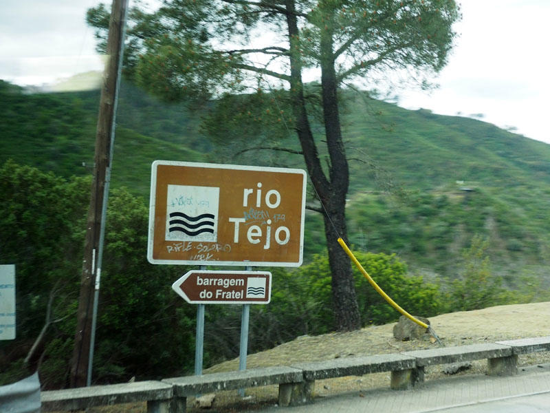Sign for the dam on the Tagus river