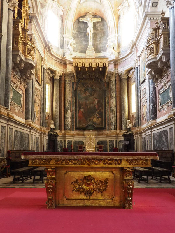 The altar of the cathedral of Evora